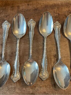 WM Rogers Bead Scroll And Fan Ornate Spoons